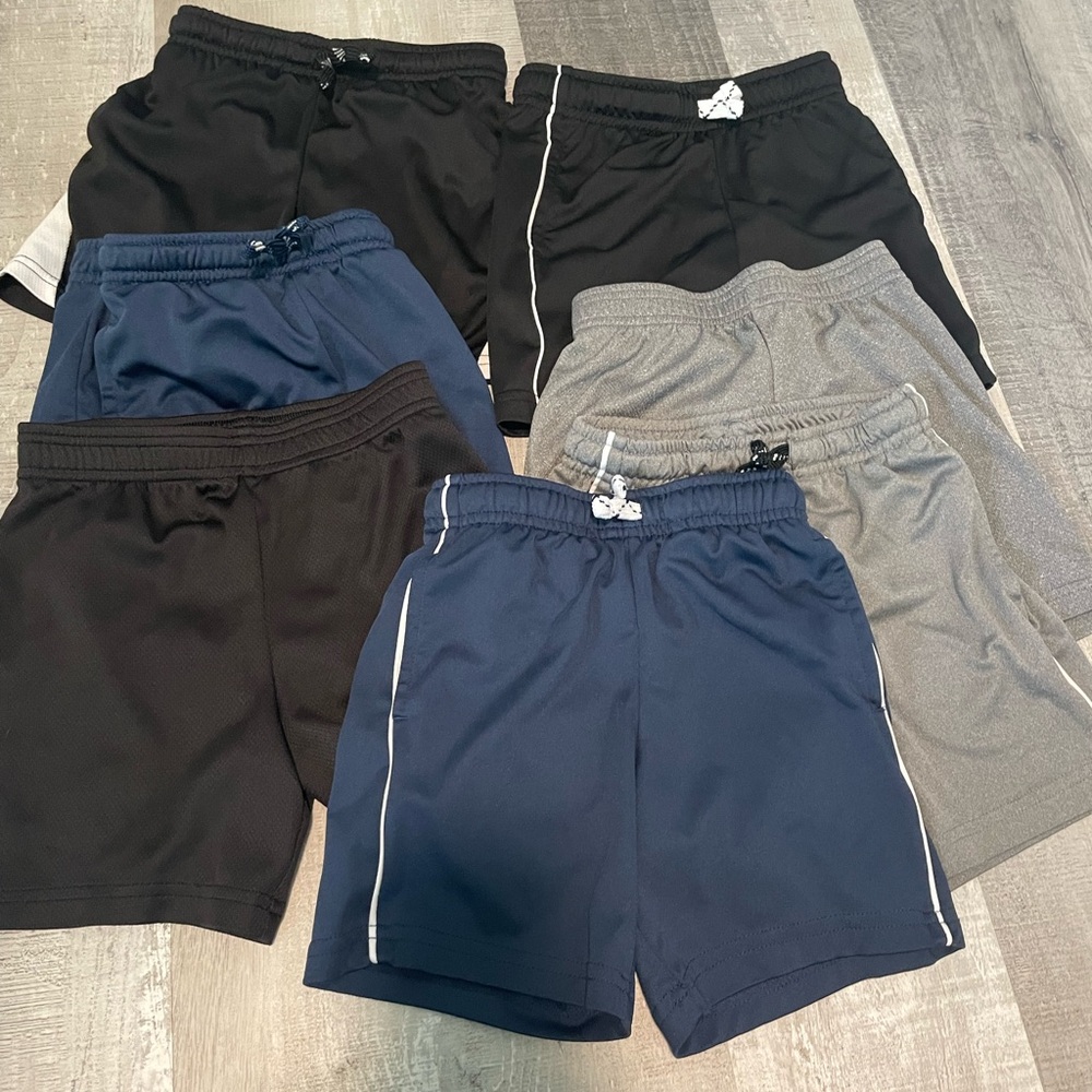 Toddler shorts. 7 shorts. All jumping Beans brand 3t